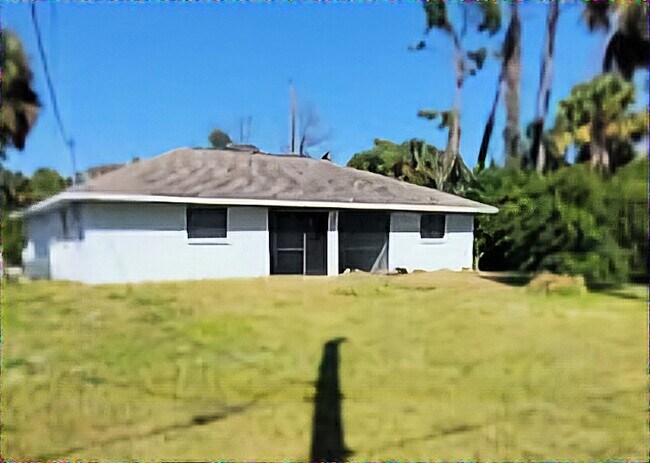 Foto del edificio - 15239 Chamberlain Blvd