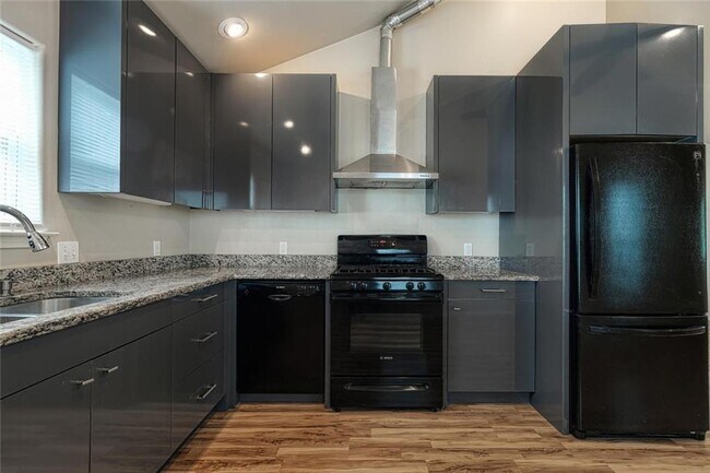 Foto del edificio - 2705 La Mesa Dr