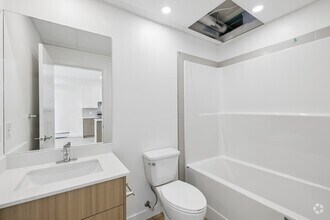 1BD, 1BA - 430SF - 1st Bathroom - Luma
