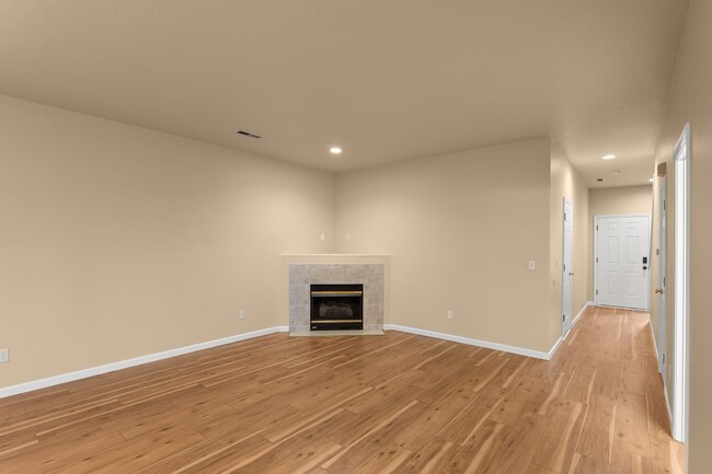 Foto del edificio - Kelly Creek 3 Bedroom Townhome