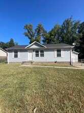 Building Photo - 641 Miles Ct