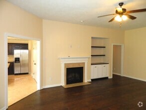 Building Photo - 498 Sebastian Dr