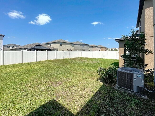 Foto del edificio - 7029 Samuel Ivy Dr