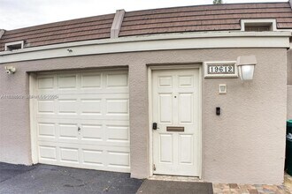 Building Photo - 19612 Bob-O-Link Dr