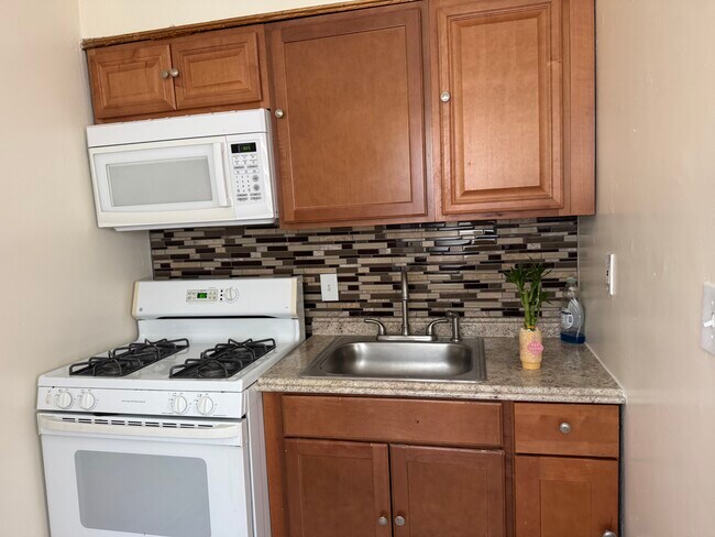 Cocina - 913 Saint Dunstans Rd