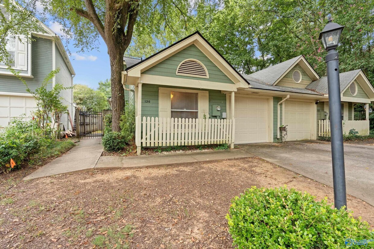 Foto principal - 120 Briargate Ln