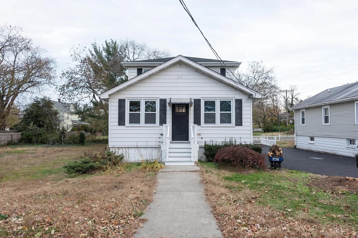 Building Photo - 32 Franklin Avenue