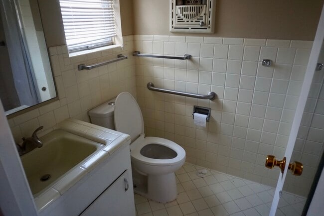 Foto del edificio - 317 E Langley Blvd