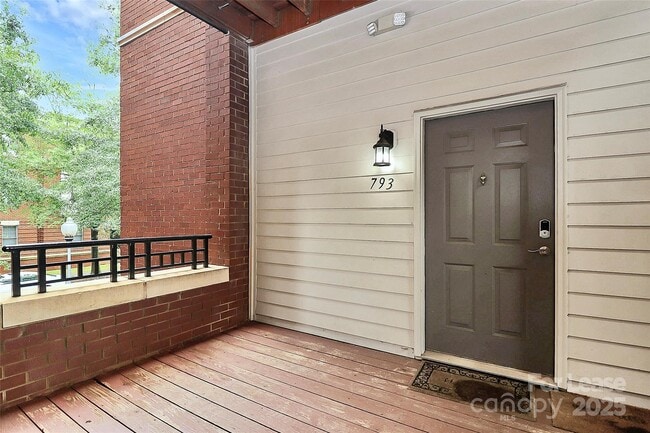 Building Photo - 793 Garden District Dr