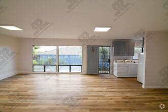 Building Photo - 2222 Seaview Ave