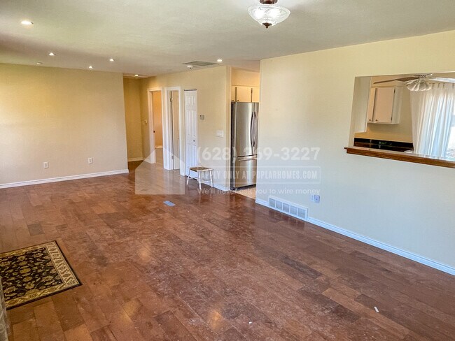 Building Photo - 4465 S Braun Way