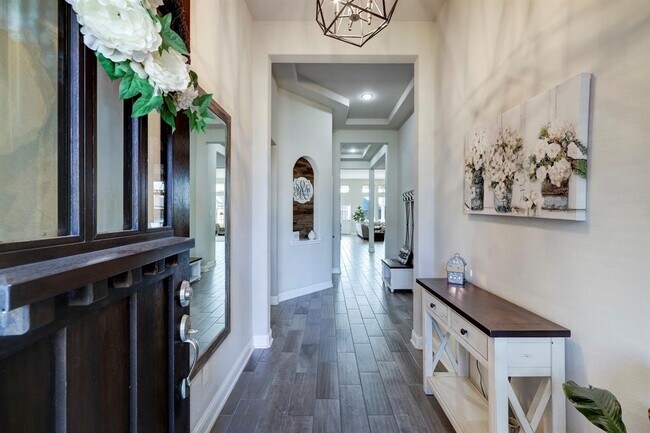 Foto del edificio - 5215 Baroness Ln