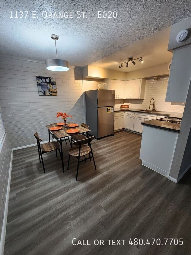Primary Photo - Fully renovated, 2 bedroom/2 bath unit ava...