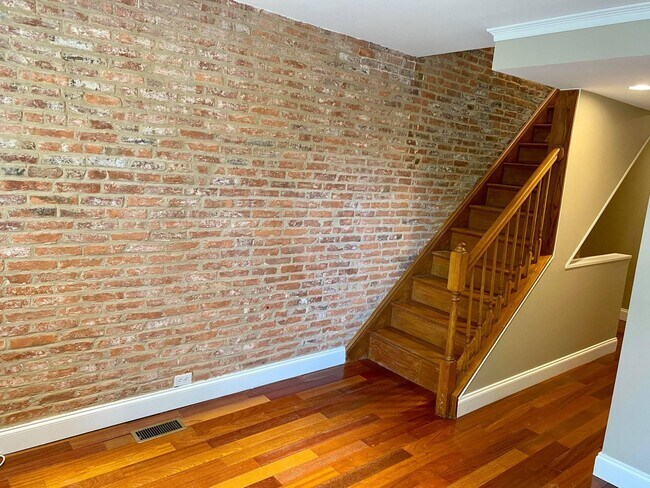 Foto del edificio - Charming 2 Bedroom Townhome in Canton, MD!