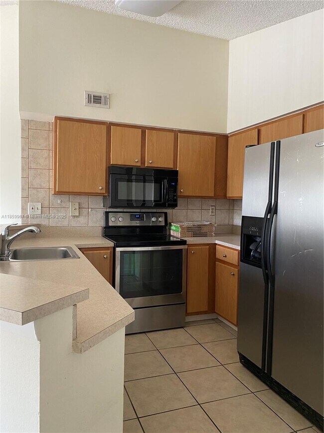 Foto del edificio - 2445 SW 18th Terrace
