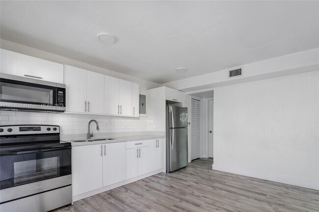 Foto del edificio - 1630 NW 18th St