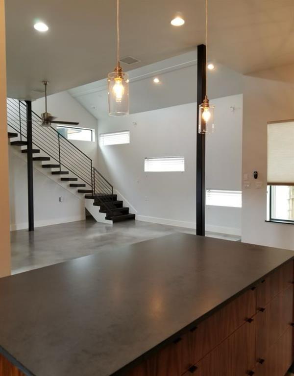 Foto del edificio - 607 Peacock Ln
