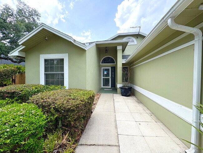 Foto del edificio - Charming 3-Bedroom Home in the Sought-Afte...