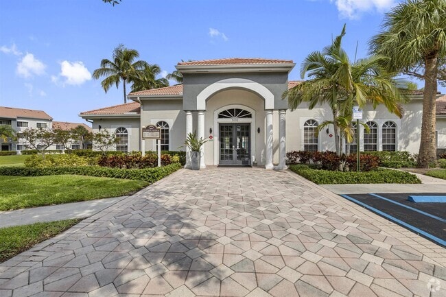 Building Photo - Waters Edge Delray