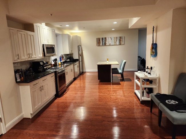 Photo - 14194 Platinum Dr (Rockville, MD) House