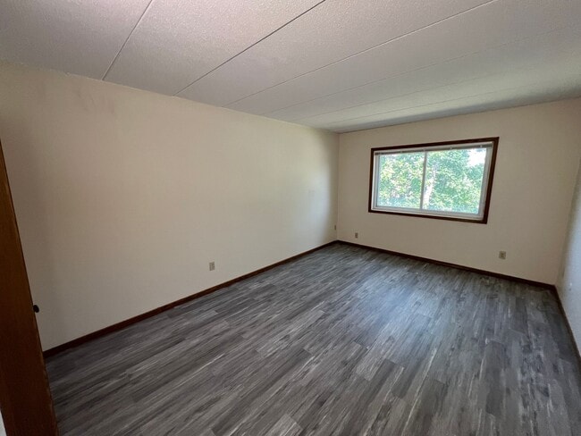 Building Photo - Eastwood Manor