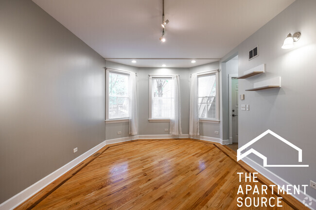 Building Photo - 2933 N Ridgeway Ave