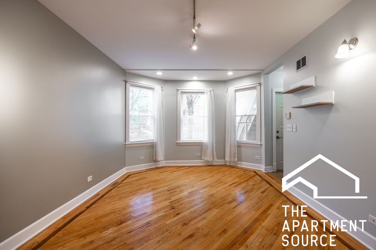 Primary Photo - 2933 N Ridgeway Ave