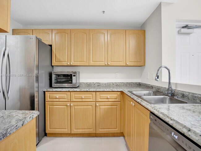 Foto del edificio - 6420 NW 114th Ave