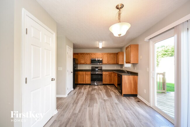 Foto del edificio - 3384 Whispering Trees Dr