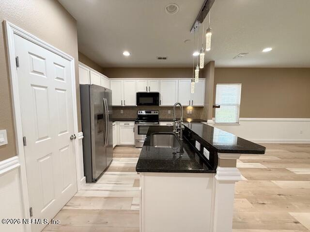 Foto del edificio - 7028 Beauhaven Ct