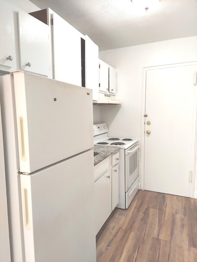 Building Photo - 25 Brooks Ave