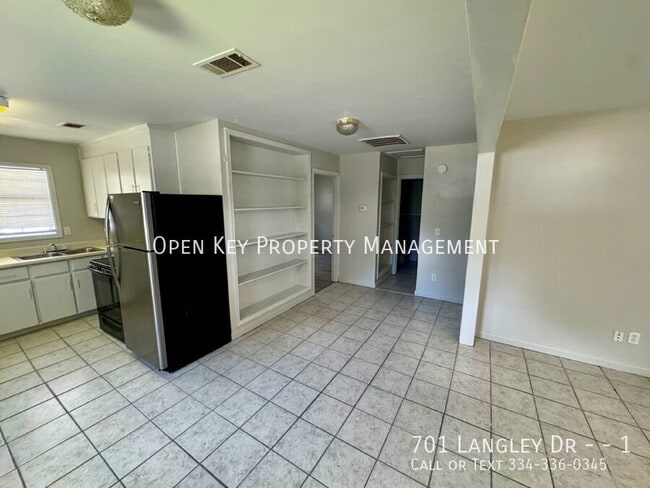 Foto del edificio - 701 Langley Dr