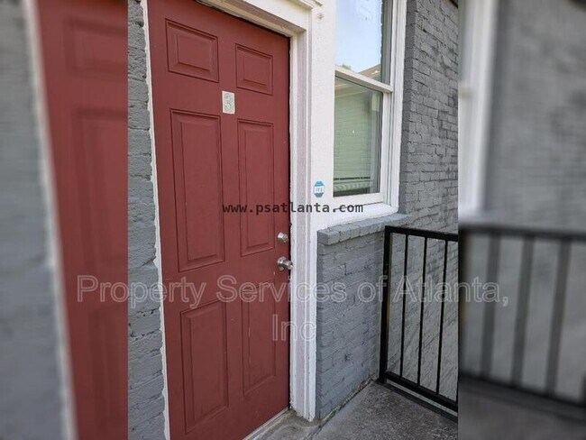 Building Photo - 479 Holderness St SW