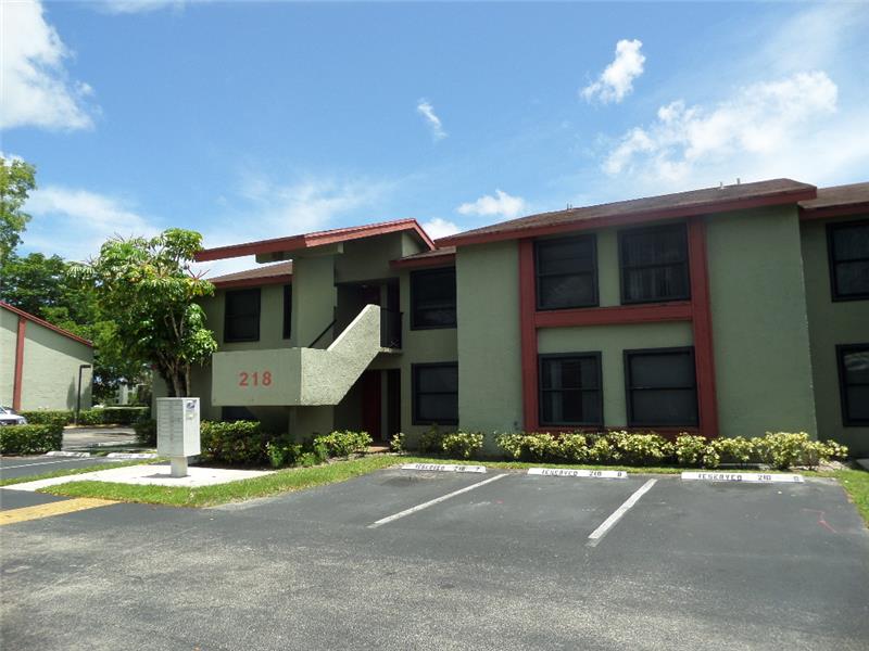 218 Lake Pointe Dr Unit 202, Oakland Park, FL 33309 Room for Rent in