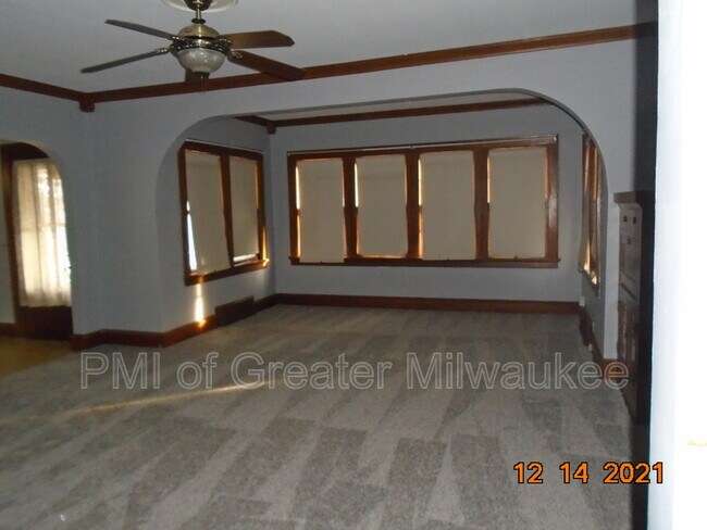 Foto del edificio - 1321 S 74th St