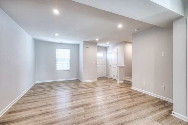 Foto del edificio - 2757 Thornton Grove Blvd