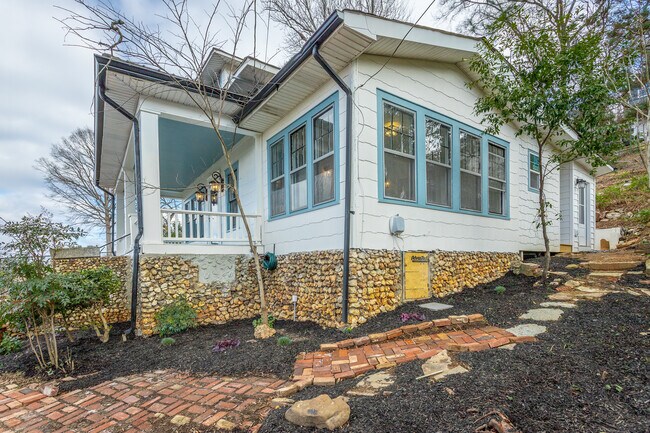 Building Photo - 1818 Old Ringgold Rd