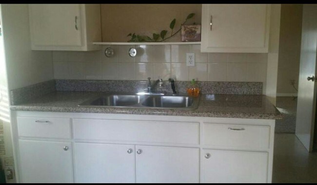 Foto del edificio - 1320 N. Irwin St.