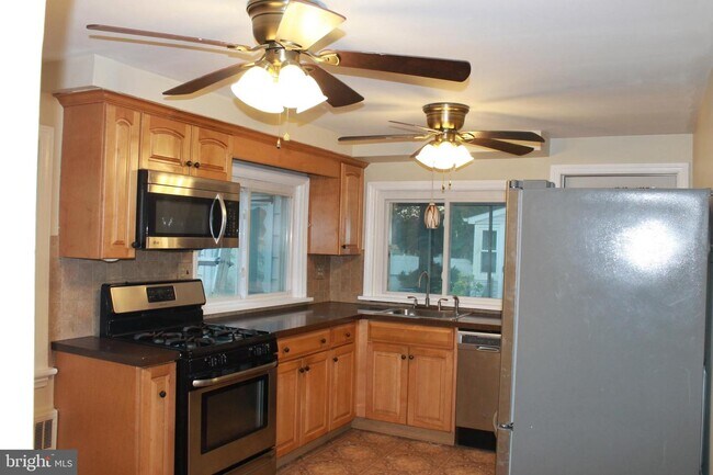 Foto del edificio - 238 Steward St