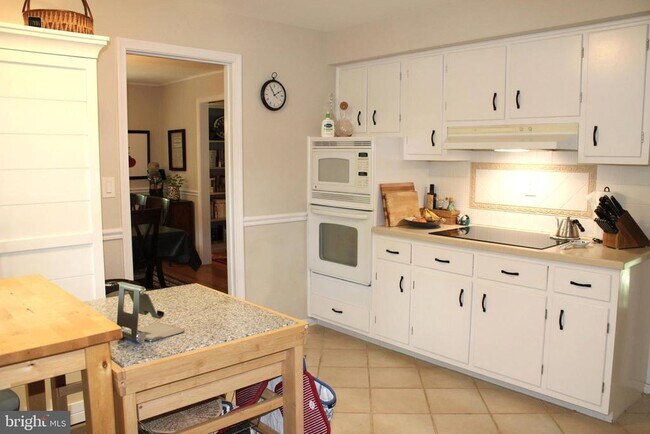 Foto del edificio - 3606 Barkley Dr