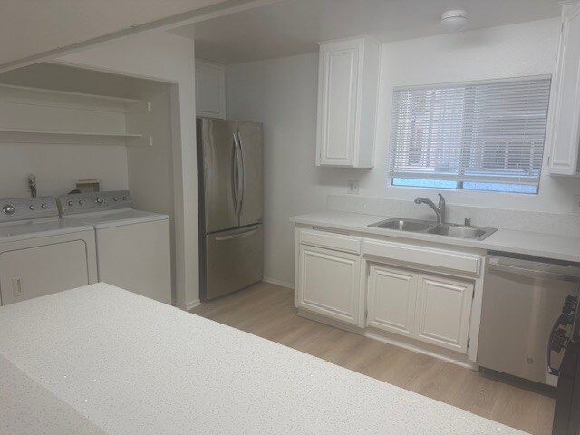 Building Photo - 17178 Chatsworth St