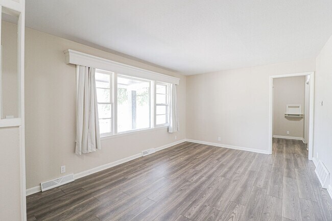 Foto del edificio - 3009 S Glenn Ave