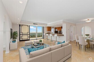 Building Photo - 2715 N Ocean Blvd