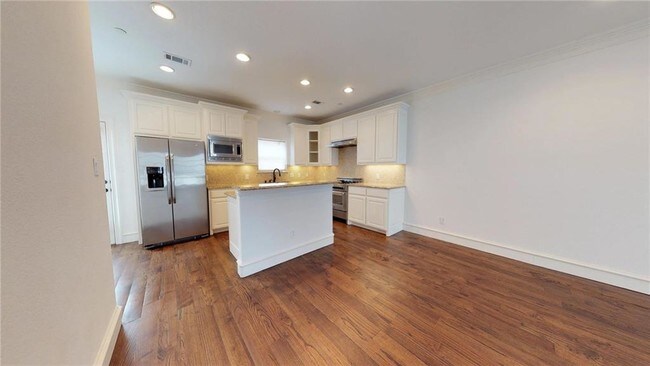 Foto del edificio - 4150 Druid Ln