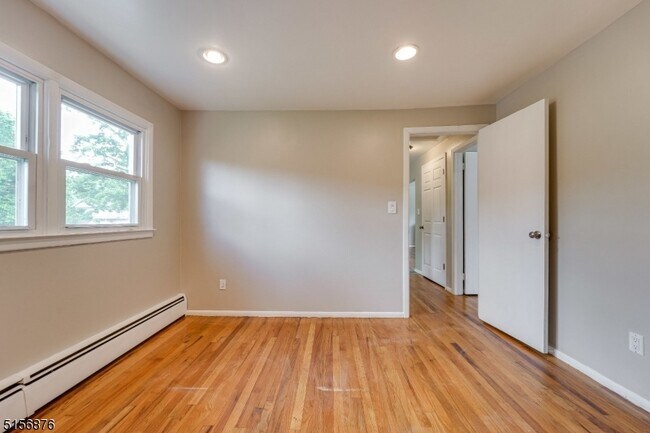 Building Photo - 428 Midland Ave