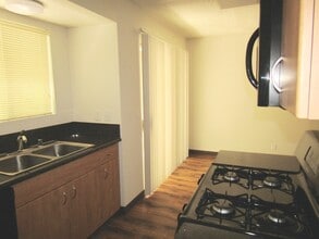 Building Photo - 417 E Badillo St