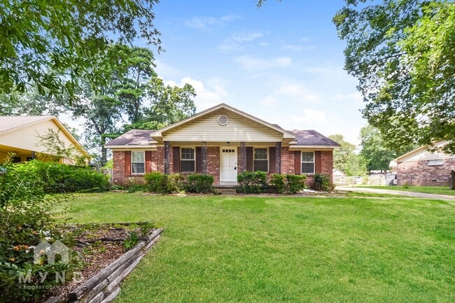 Building Photo - 1176 Cedar Cir S