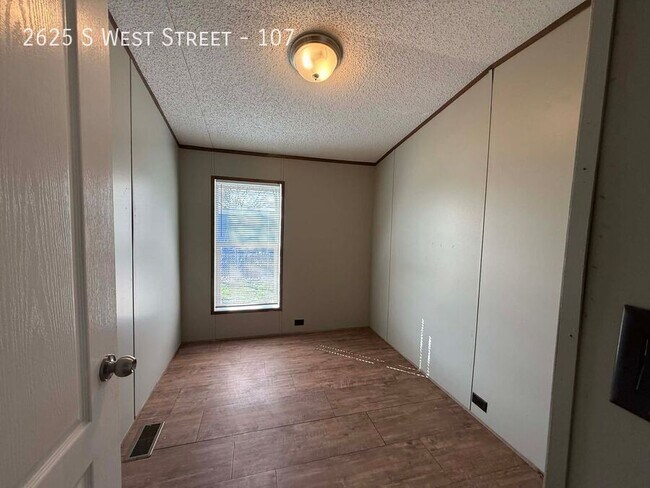 Foto del edificio - 2625 S West St