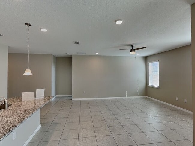 Foto del edificio - 5621 Camilla St