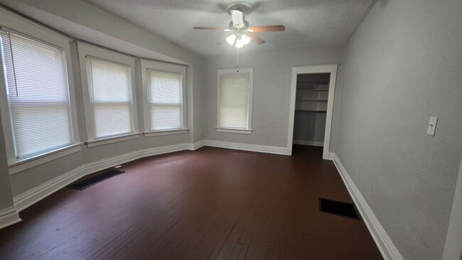 Building Photo - 2508 Mersington Ave